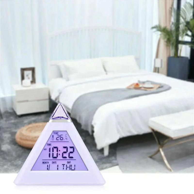 Relogio Digital Piramide De Mesa Calendario Despertador Termometro Cabeceira - Helles On-line